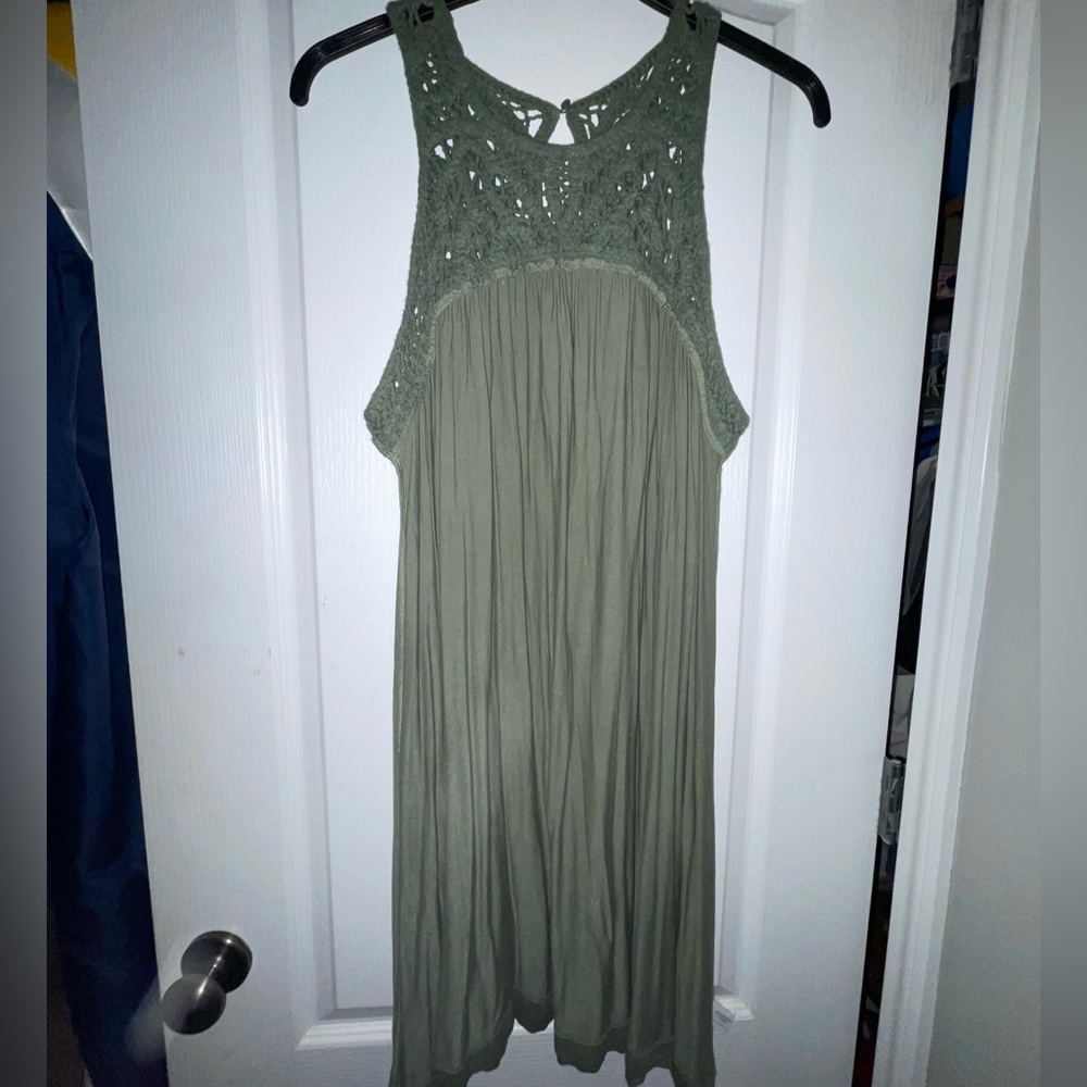 Green dress w/ crotchet top brand:loft size:large color:green